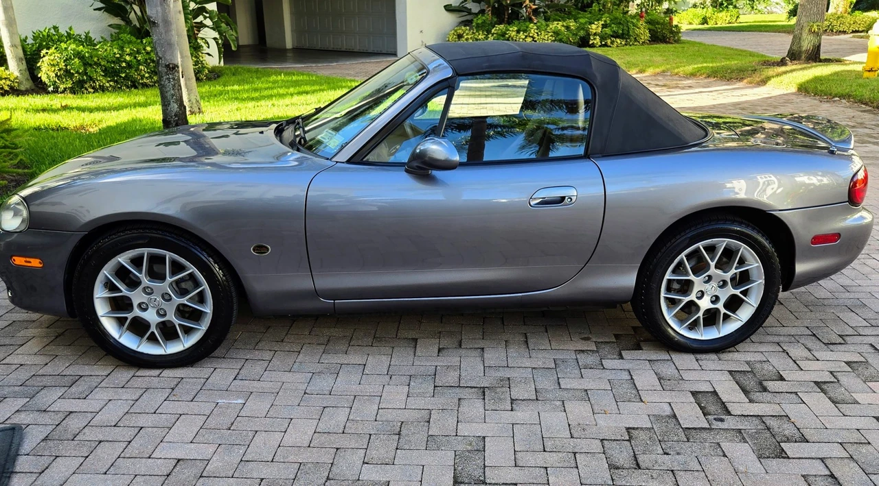 2002 Mazda NB MX-5 Miata - Image 9 of 31