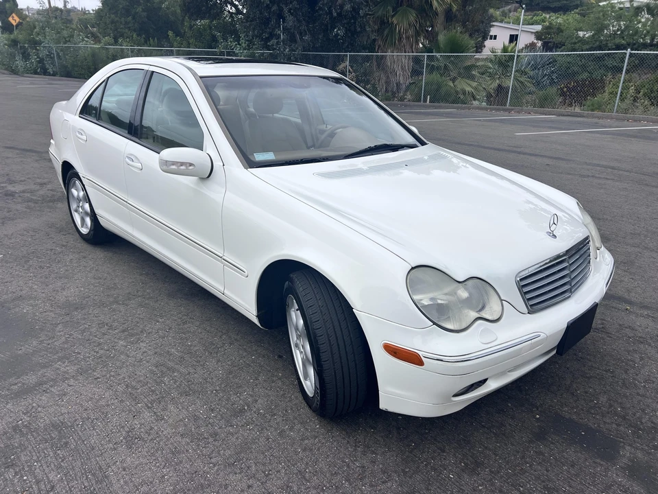 2002 Mercedes-Benz W203 C-Class - Image 3 of 31