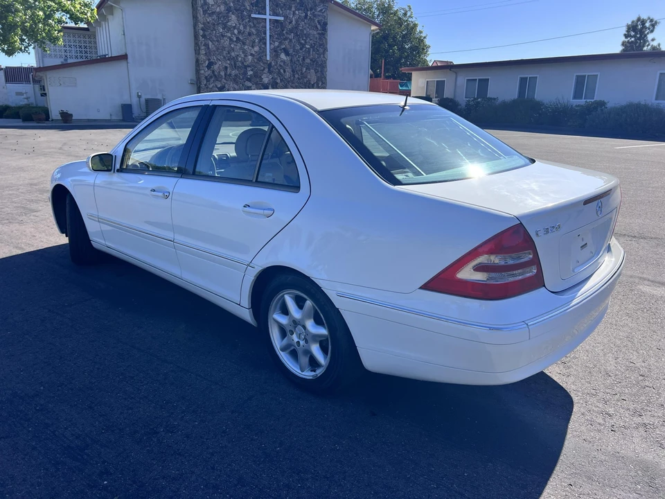 2002 Mercedes-Benz W203 C-Class - Image 17 of 31
