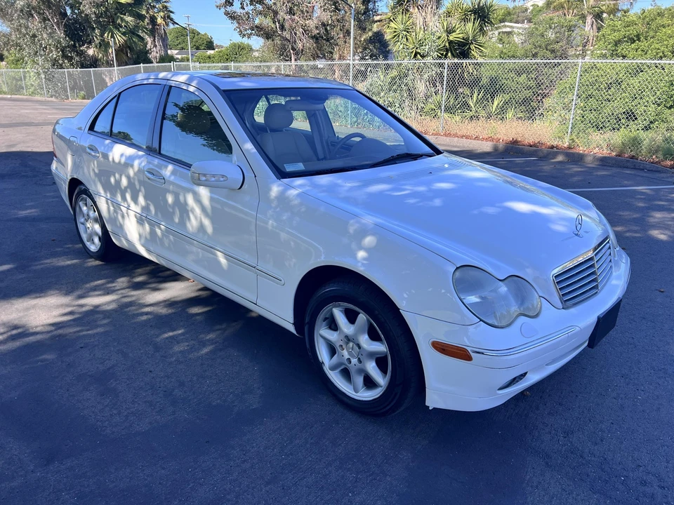 2002 Mercedes-Benz W203 C-Class - Image 14 of 31