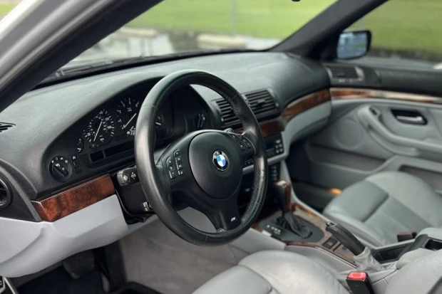 2003 BMW E39 540i - Image 5 of 7