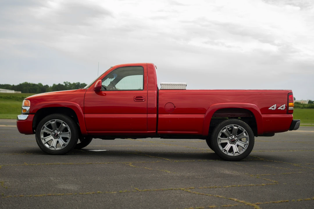 2003 GMC Sierra 2nd Gen - Image 8 of 31