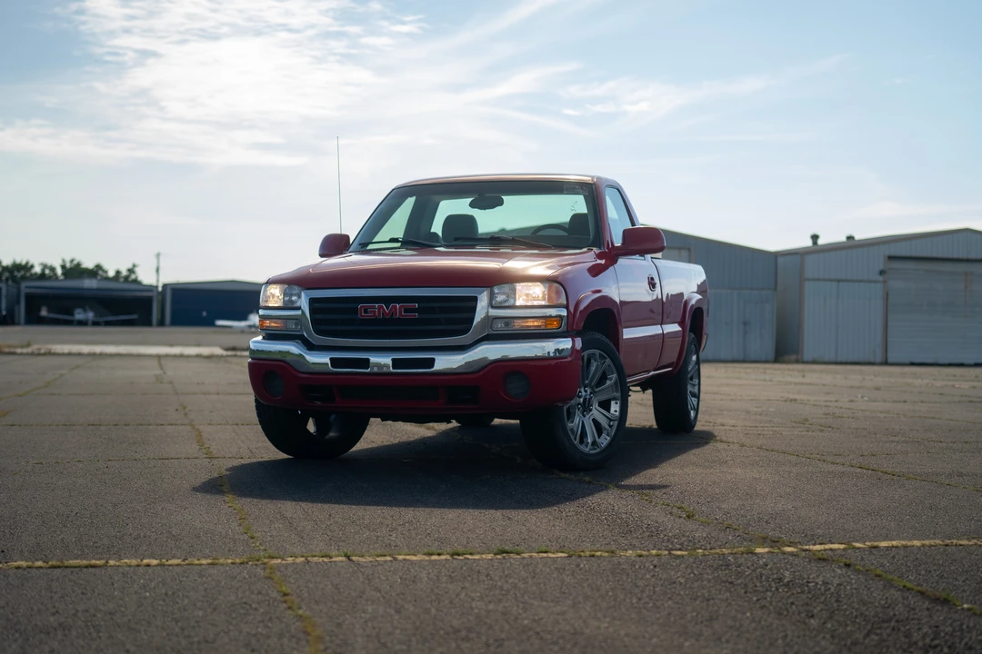 2003 GMC Sierra 2nd Gen - Image 2 of 31