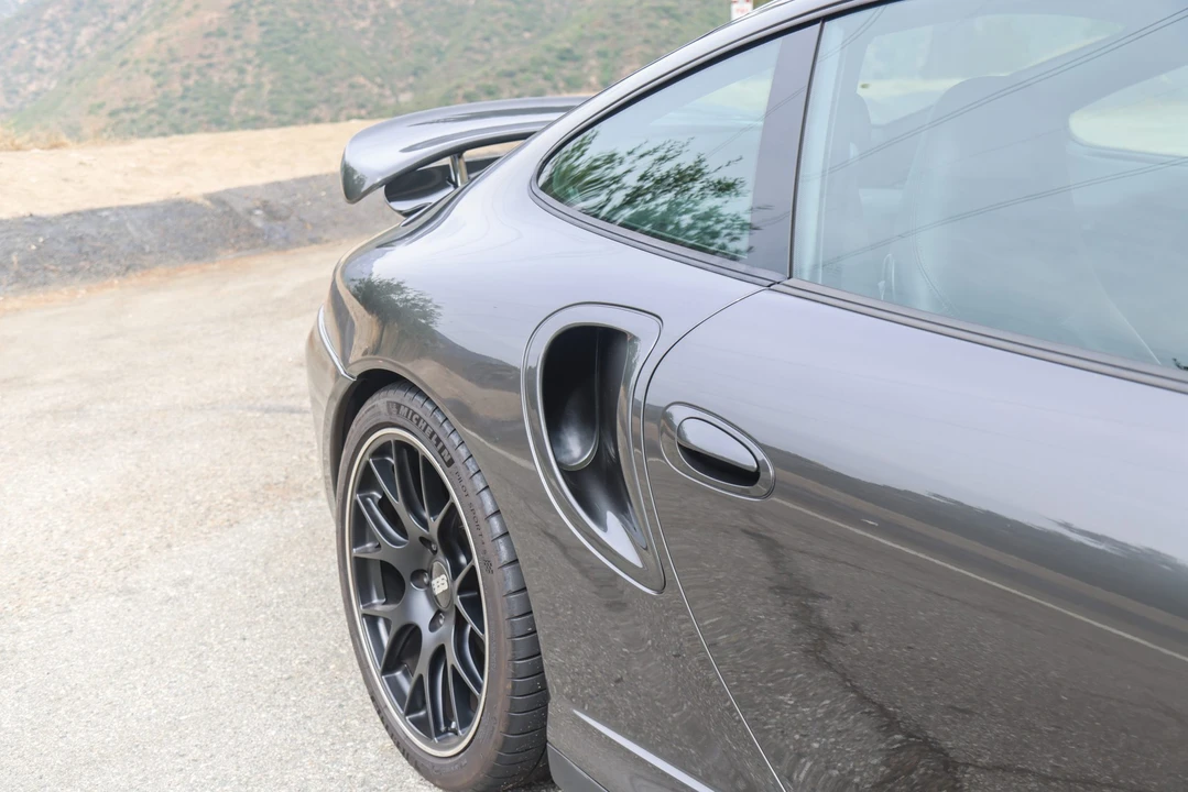 2003 Porsche 996 Turbo - Image 25 of 31