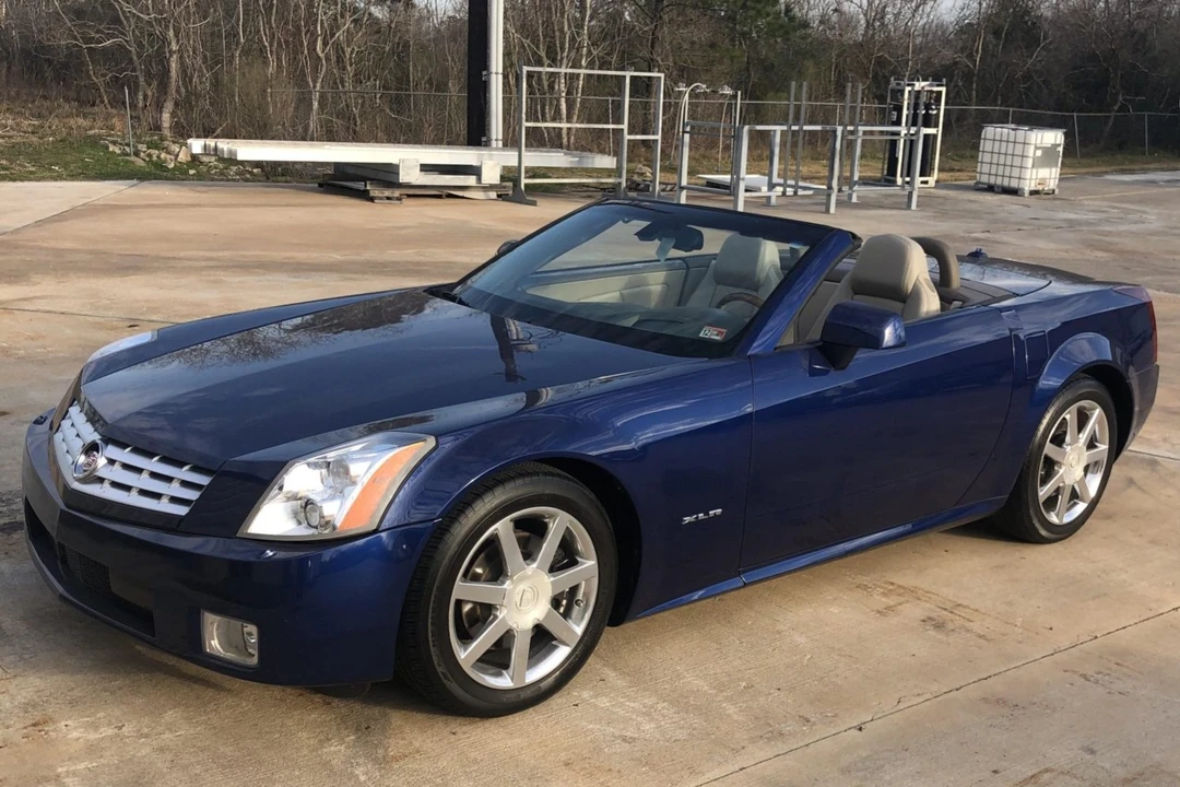 2004 Cadillac XLR - Image 5 of 31