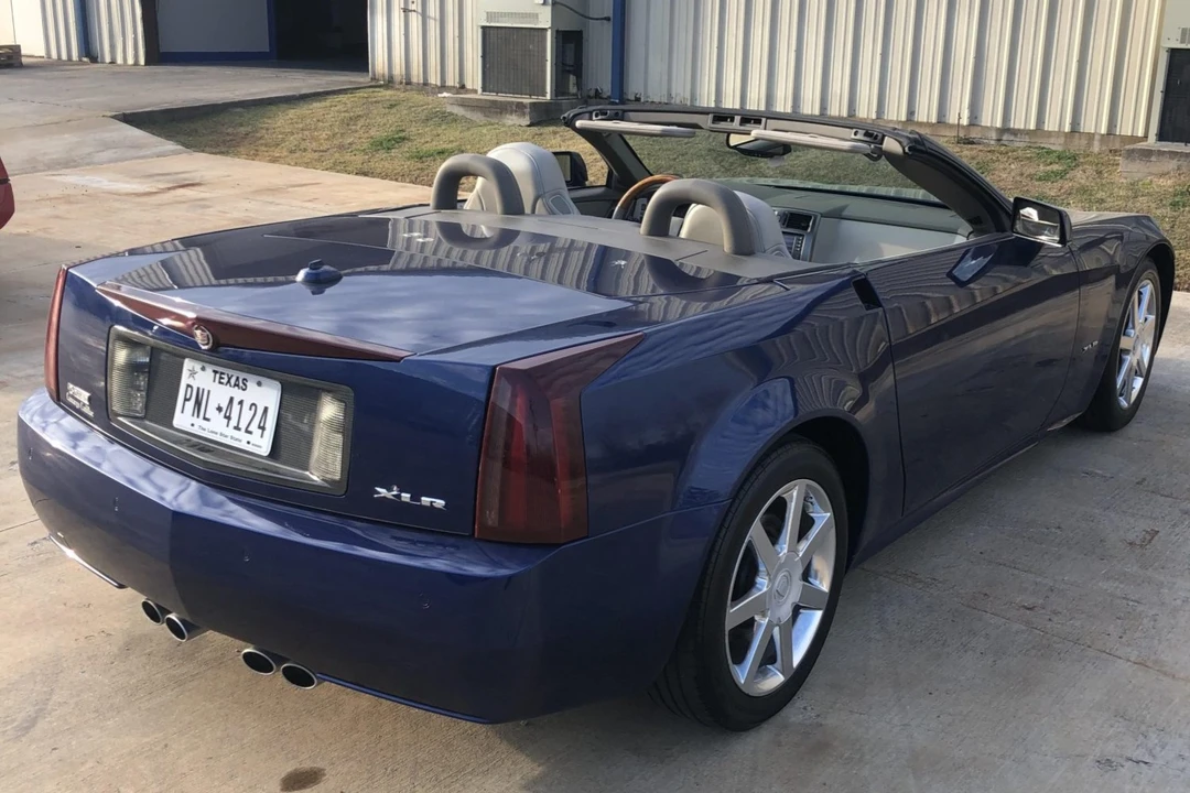 2004 Cadillac XLR - Image 16 of 31