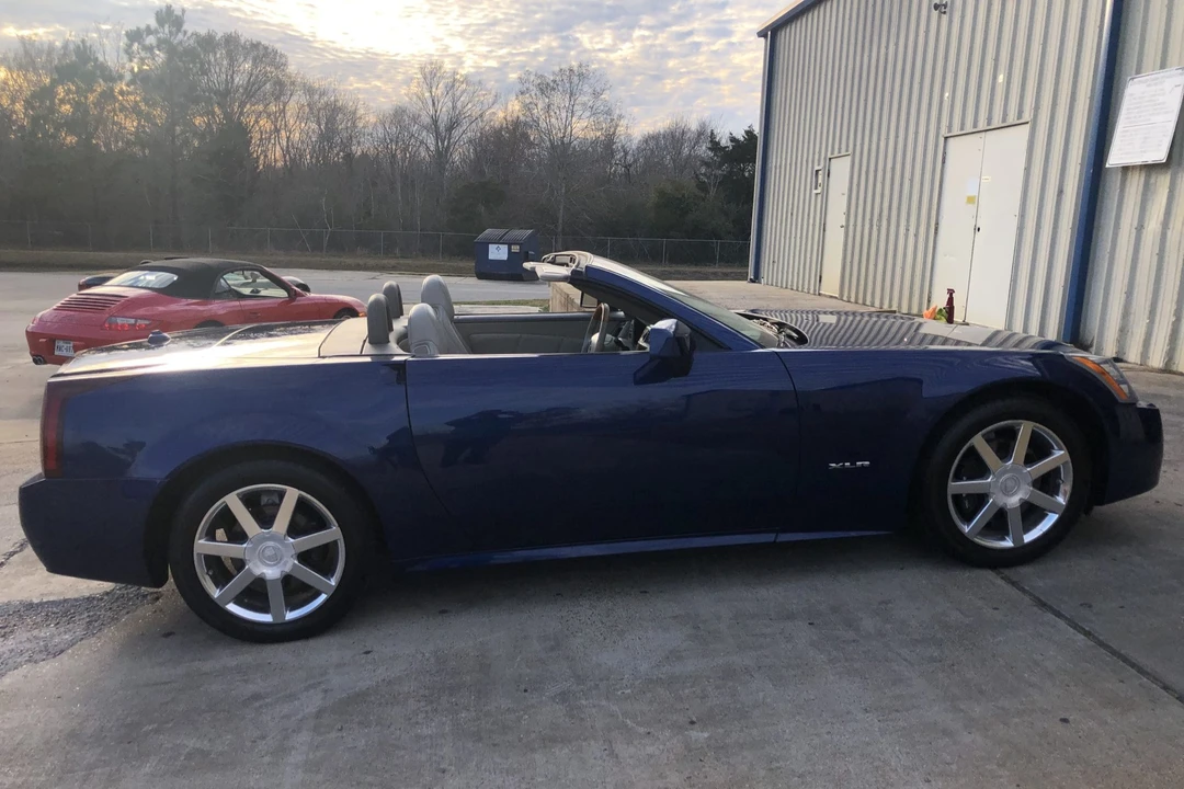 2004 Cadillac XLR - Image 14 of 31