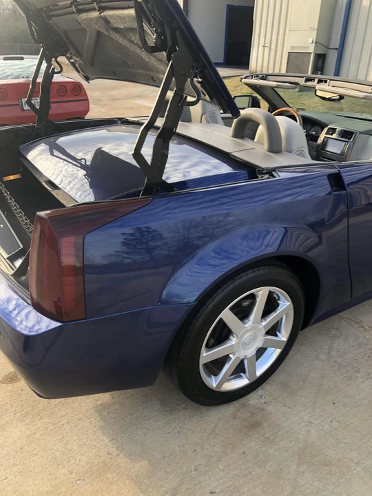 2004 Cadillac XLR - Image 28 of 31