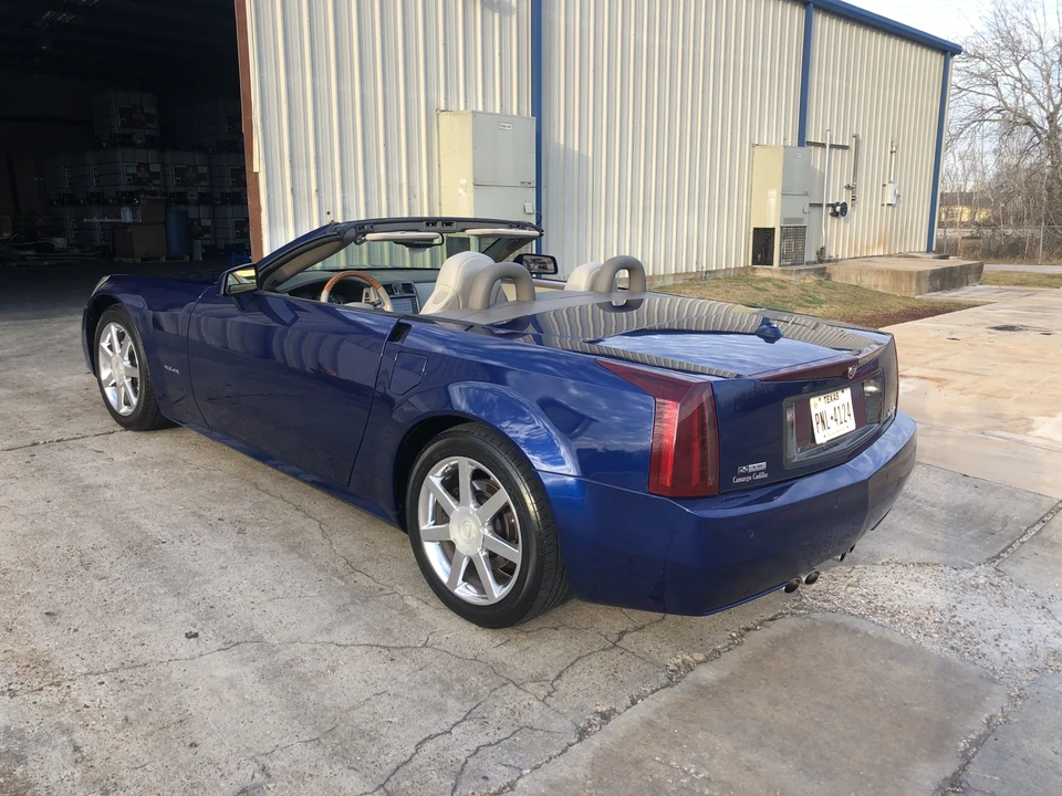 2004 Cadillac XLR - Image 18 of 31