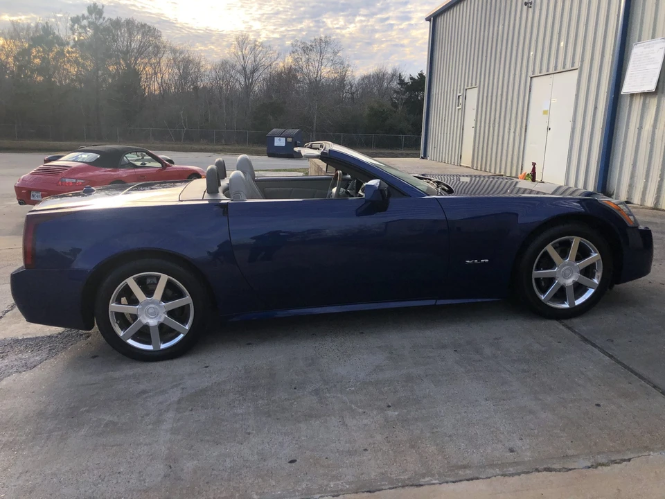 2004 Cadillac XLR - Image 13 of 31