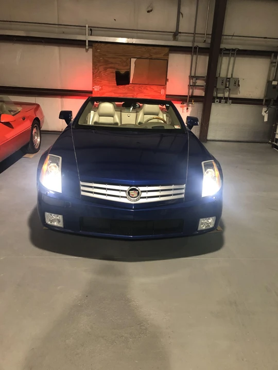 2004 Cadillac XLR - Image 10 of 31