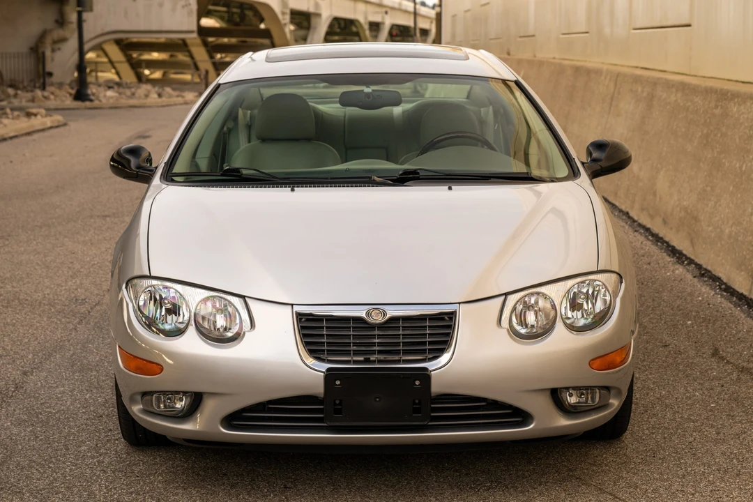 2004 Chrysler 300 - Image 17 of 31