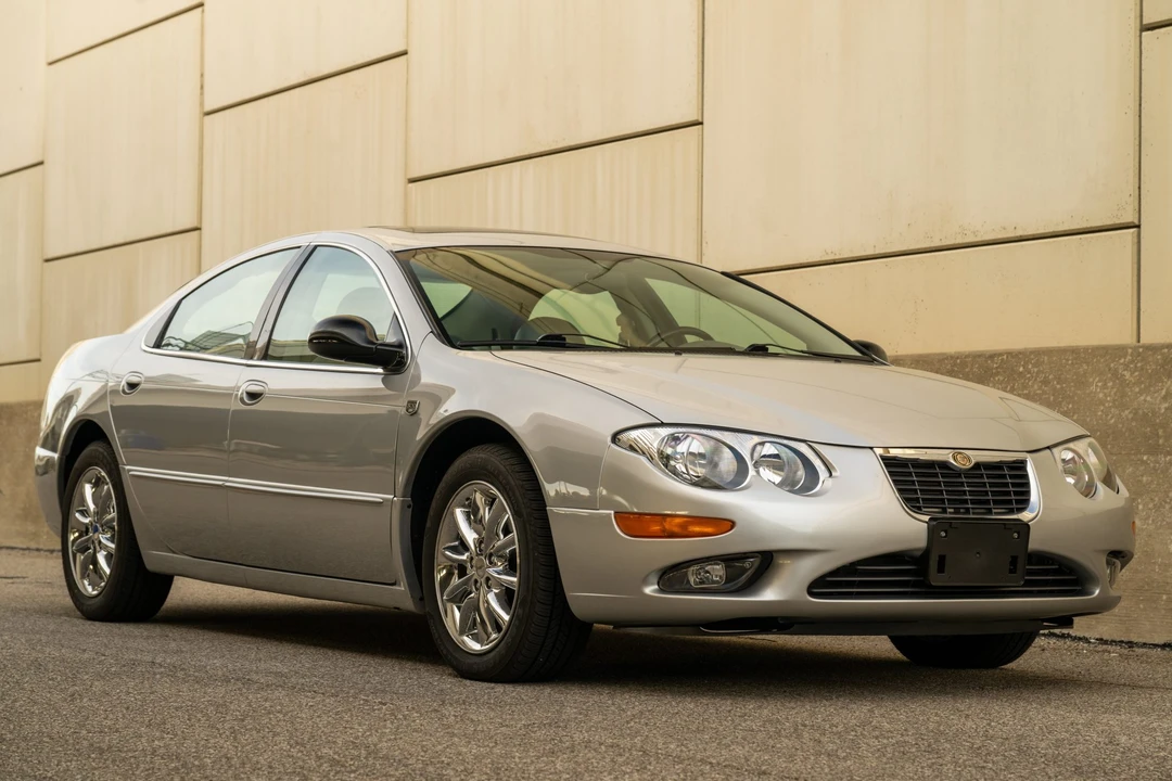 2004 Chrysler 300 - Image 15 of 31