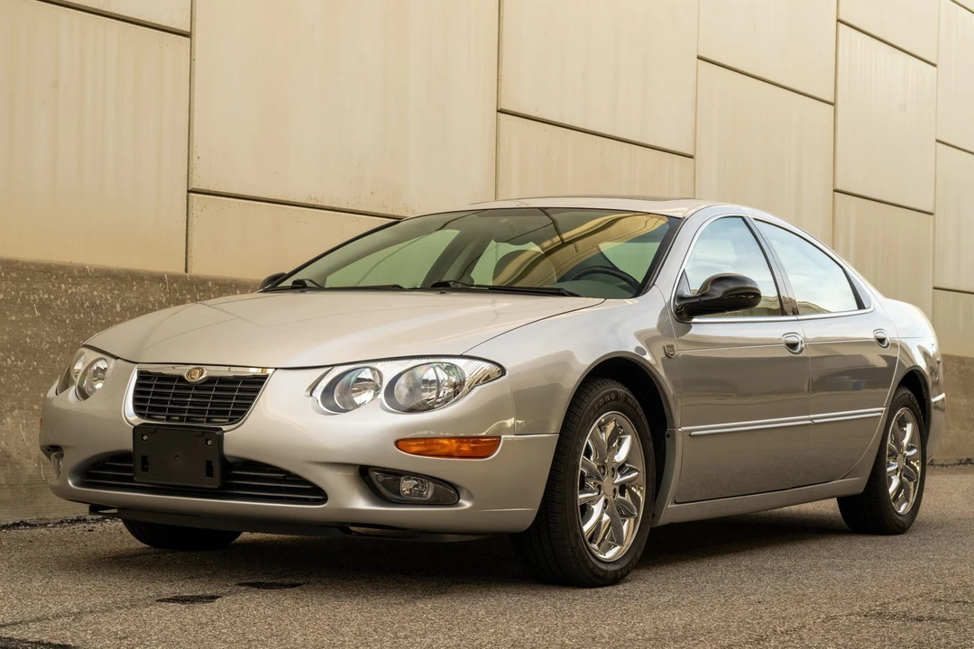 2004 Chrysler 300 - Image 5 of 31