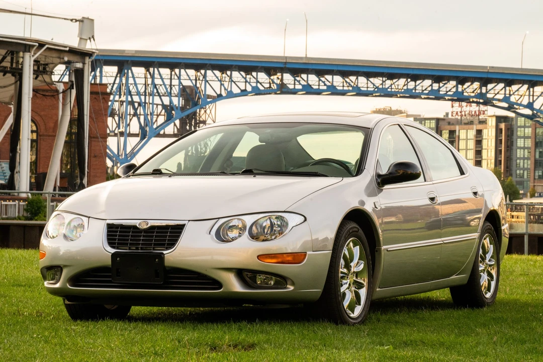 2004 Chrysler 300 - Image 3 of 31