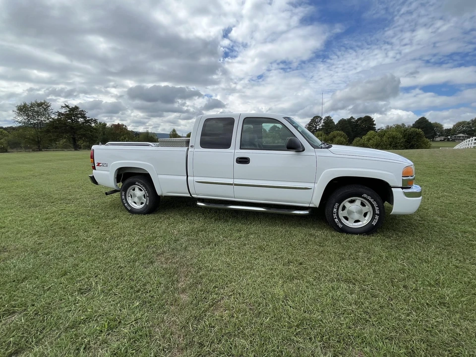 2004 GMC Sierra 2nd Gen - Image 23 of 31