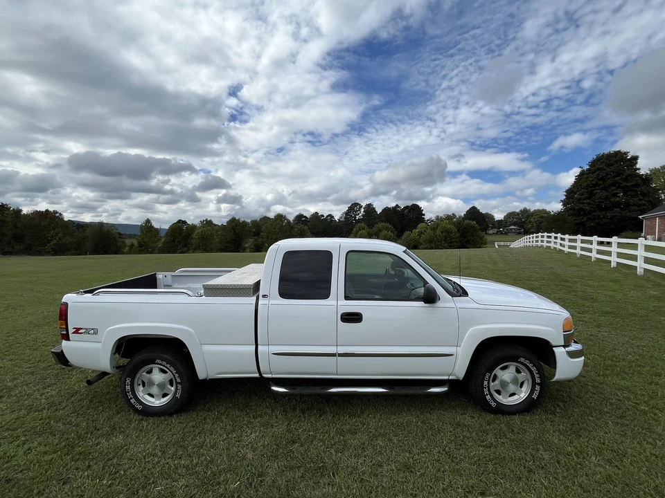 2004 GMC Sierra 2nd Gen - Image 20 of 31