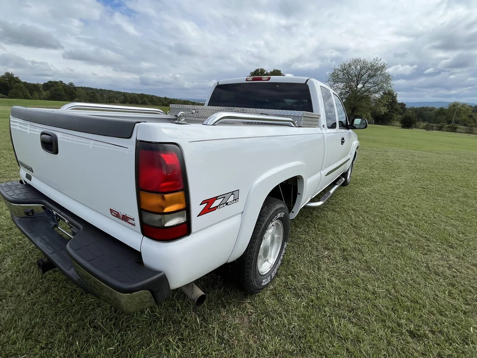 2004 GMC Sierra 2nd Gen - Image 16 of 31