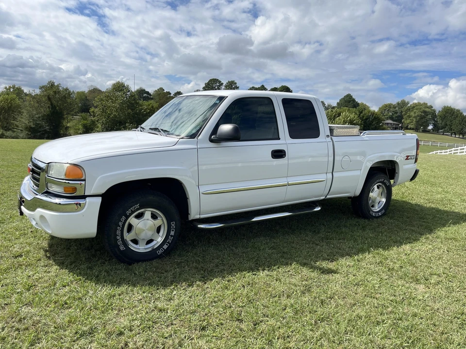 2004 GMC Sierra 2nd Gen - Image 8 of 31