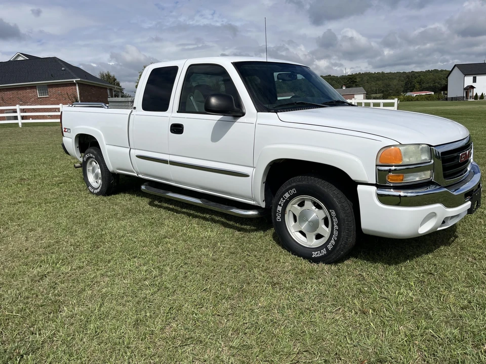 2004 GMC Sierra 2nd Gen - Image 24 of 31