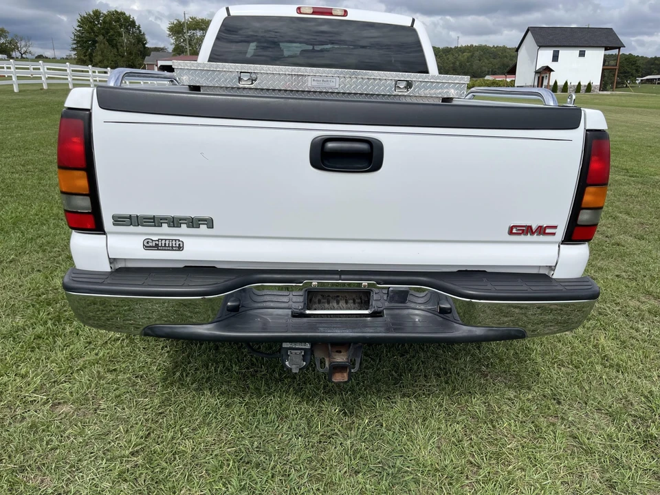 2004 GMC Sierra 2nd Gen - Image 15 of 31