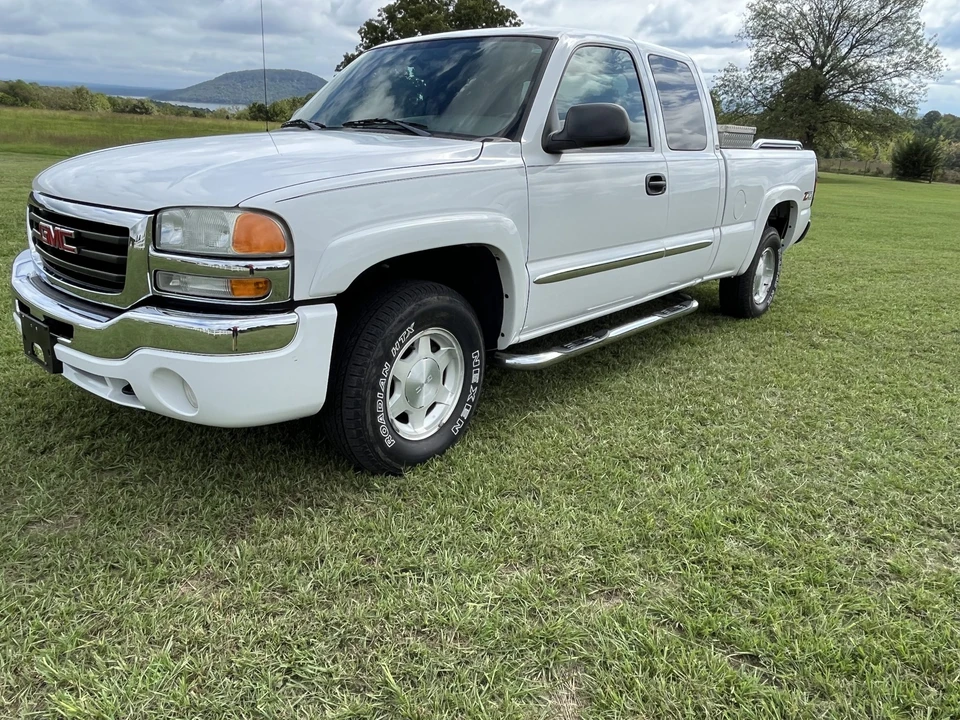 2004 GMC Sierra 2nd Gen - Image 7 of 31