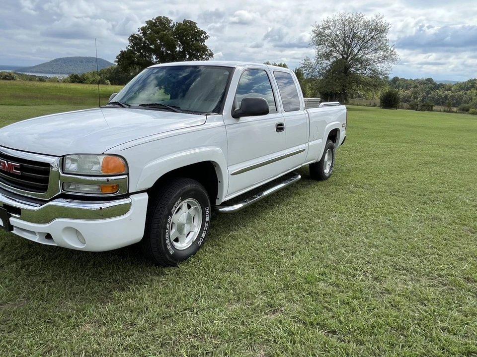 2004 GMC Sierra 2nd Gen - Image 29 of 31
