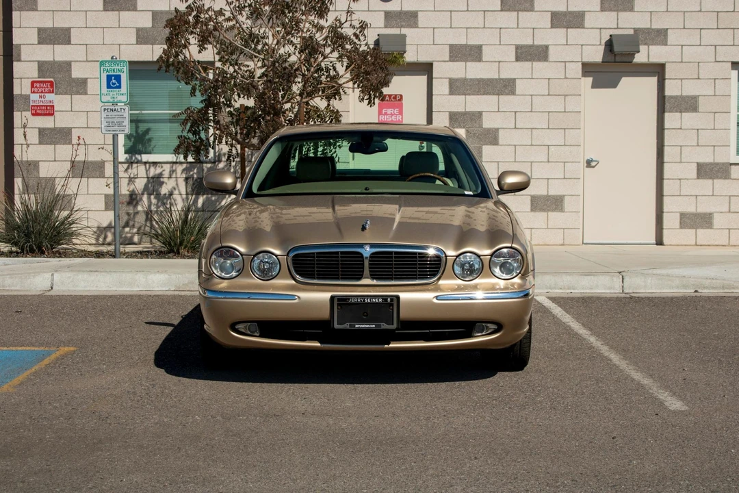 2004 Jaguar X350/X356/X358 XJ - Image 2 of 31