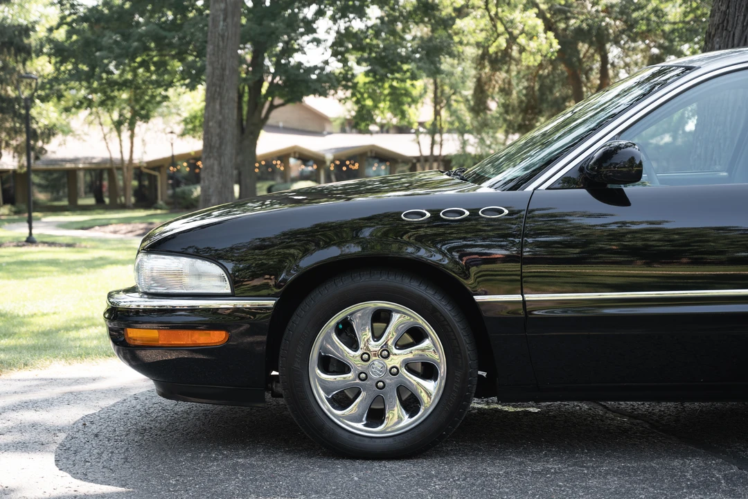 2005 Buick Park Avenue - Image 28 of 31
