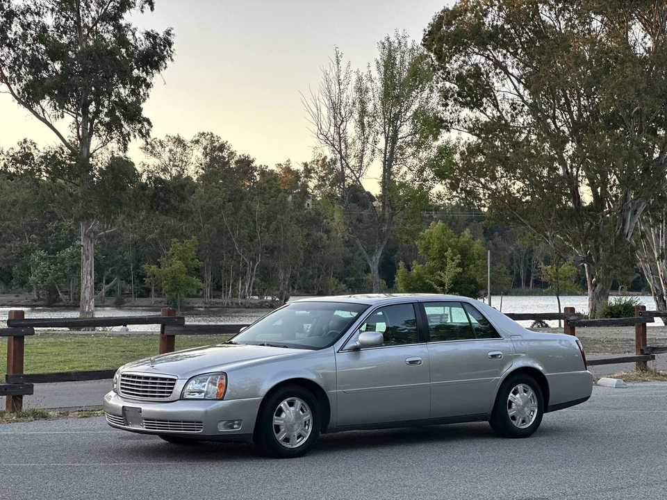 2005 Cadillac DeVille 8th Gen - Image 2 of 31