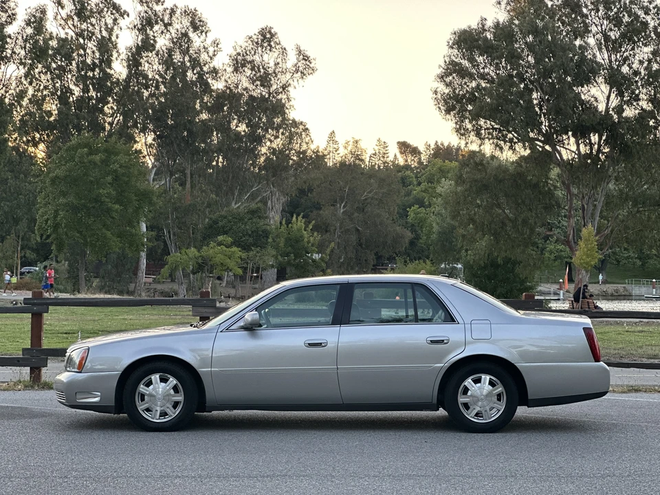 2005 Cadillac DeVille 8th Gen - Image 3 of 31