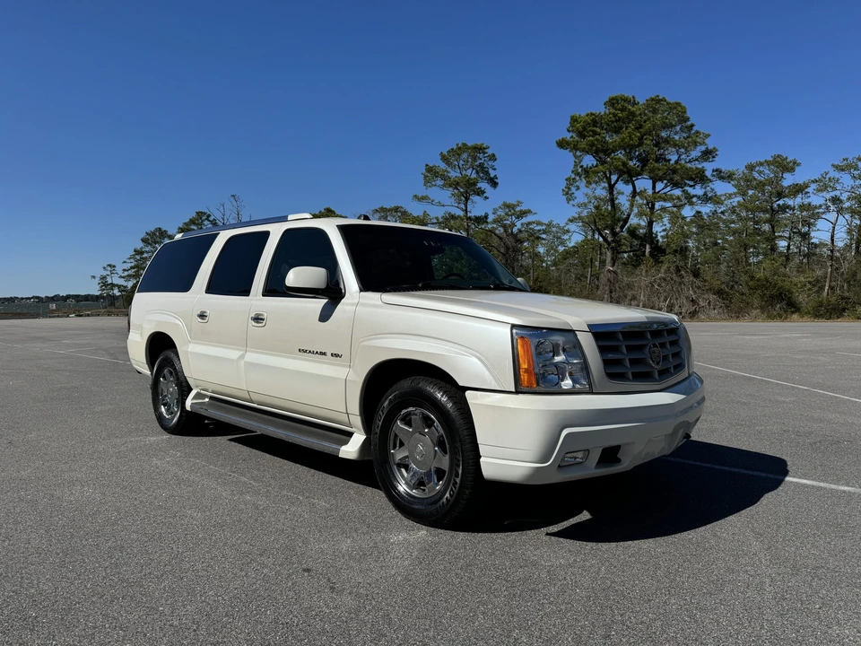 2005 Cadillac Escalade & EXT 2nd Gen - Image 10 of 31