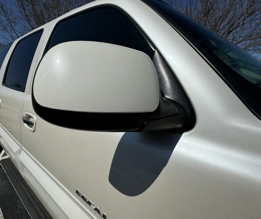 2005 Cadillac Escalade & EXT 2nd Gen - Image 28 of 31