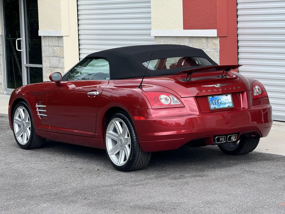 2005 Chrysler Crossfire - Image 26 of 31