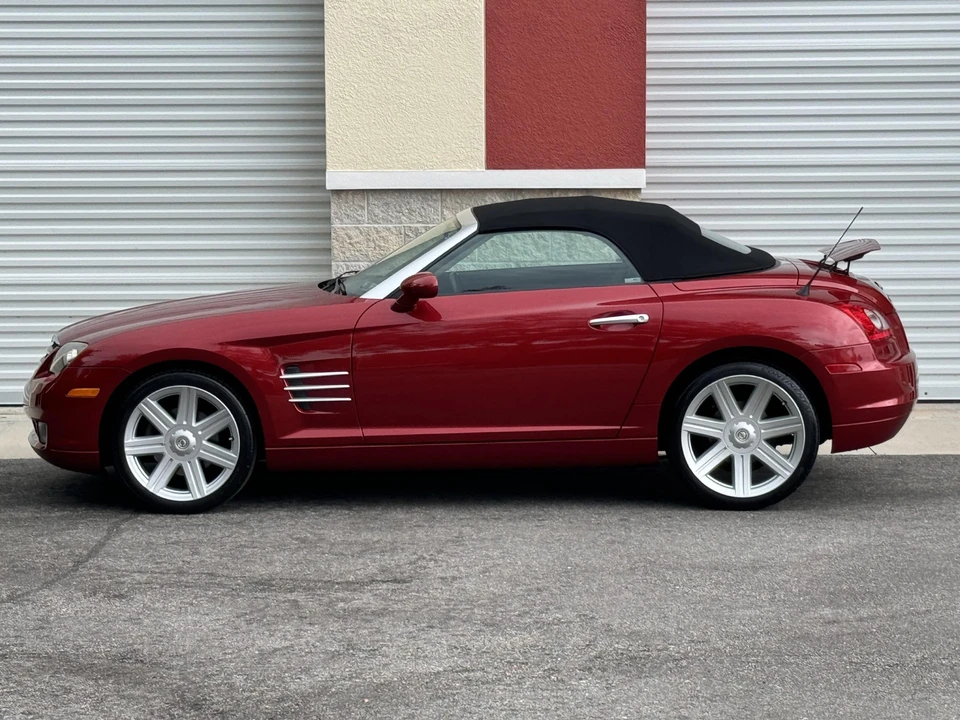 2005 Chrysler Crossfire - Image 16 of 31
