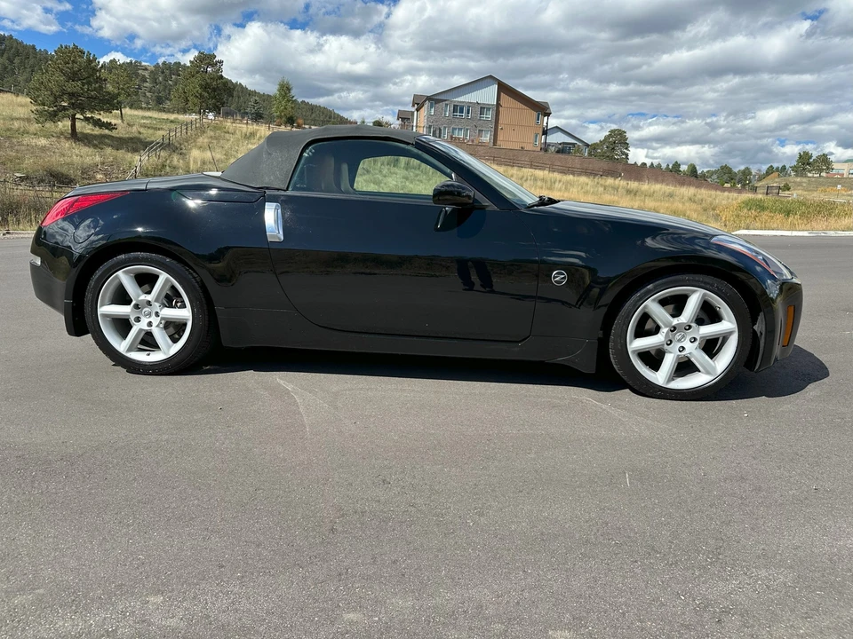 2005 Nissan 350Z 5th Gen - Image 11 of 31