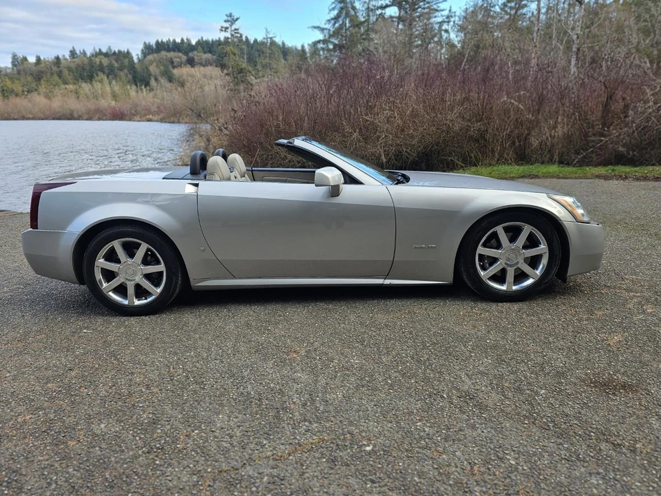 2006 Cadillac XLR - Image 15 of 31