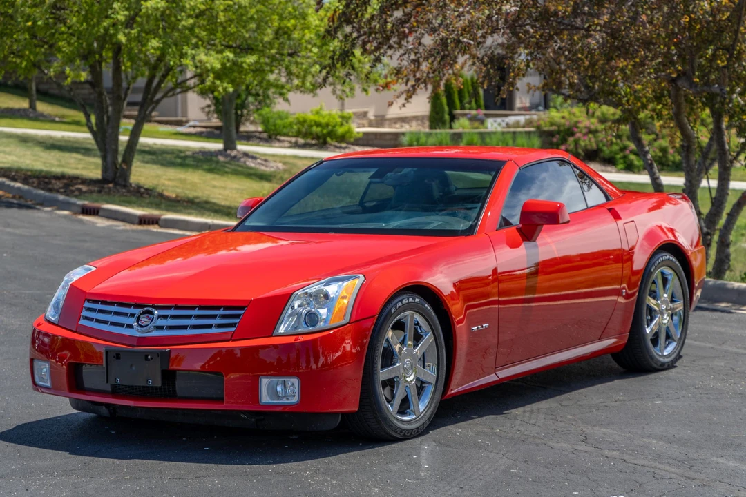 2007 Cadillac XLR - Image 8 of 31