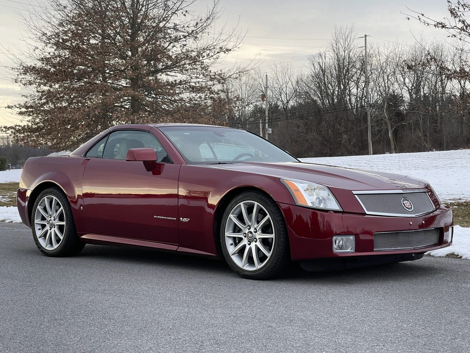 2007 Cadillac XLR-V - Image 24 of 31