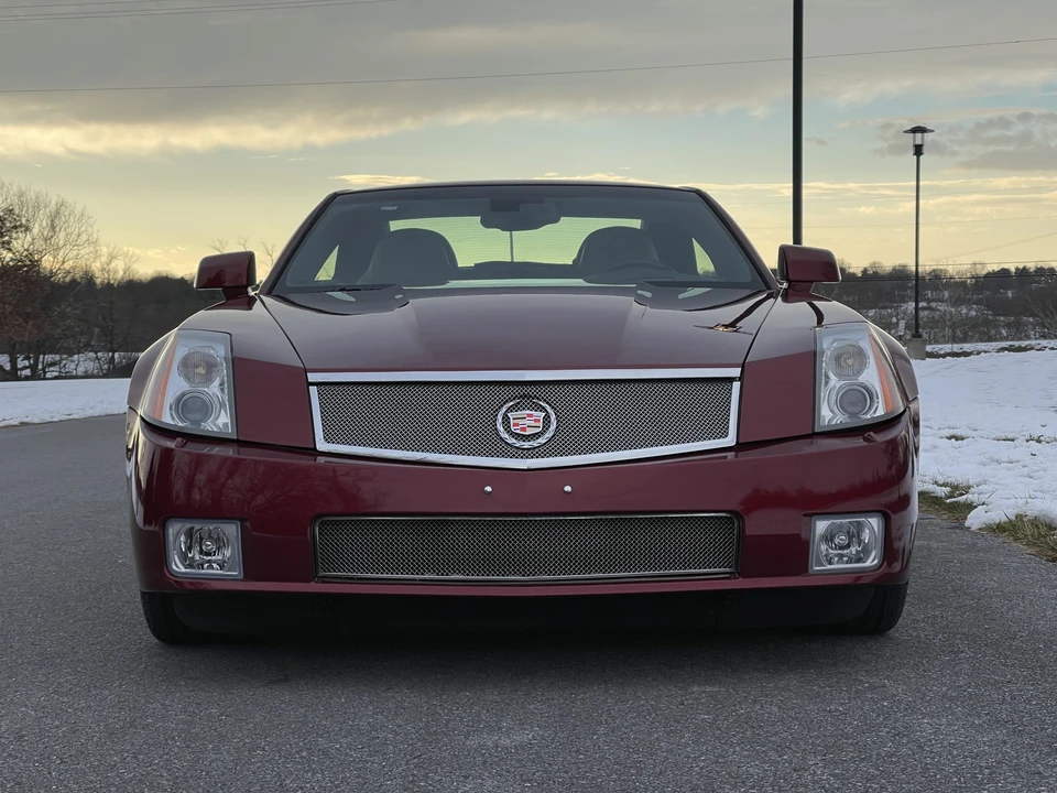 2007 Cadillac XLR-V - Image 29 of 31