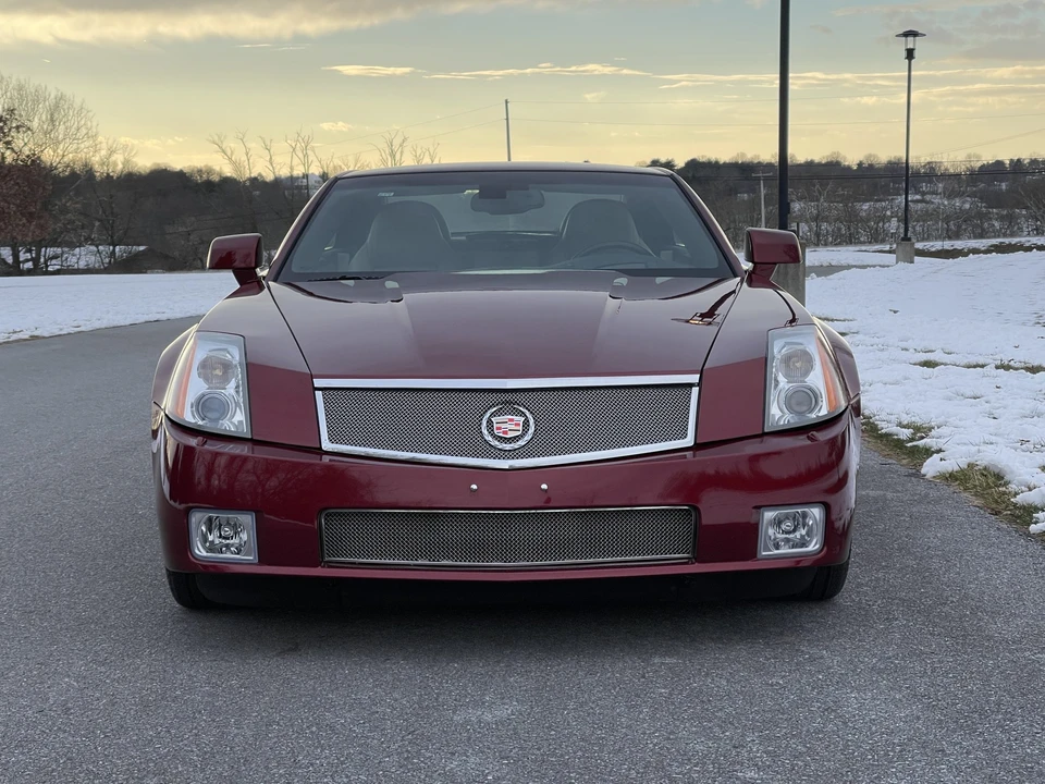 2007 Cadillac XLR-V - Image 28 of 31