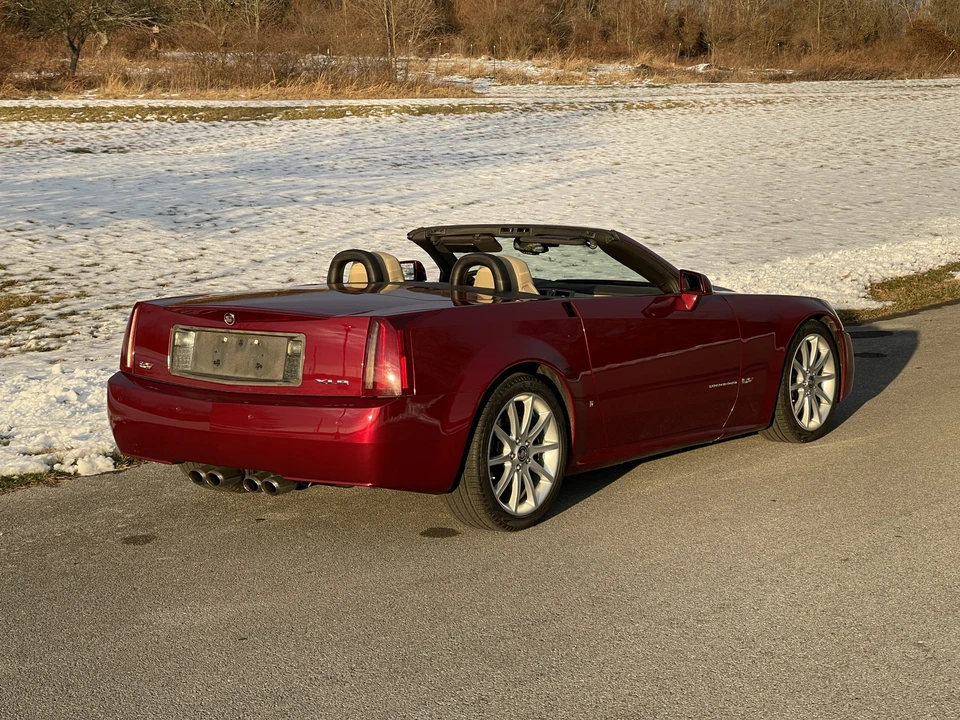 2007 Cadillac XLR-V - Image 21 of 31