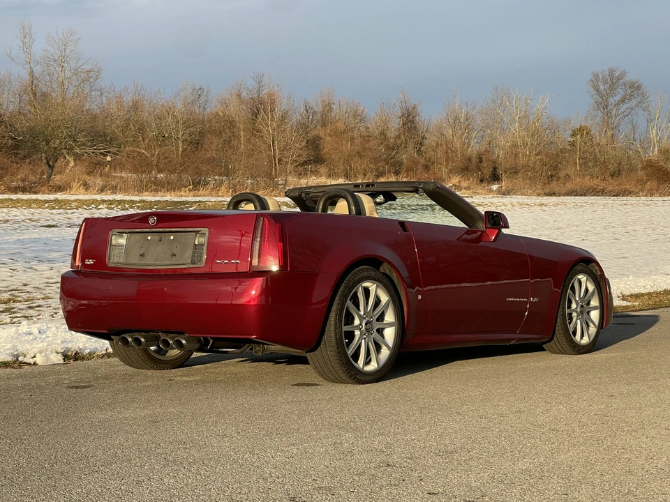 2007 Cadillac XLR-V - Image 20 of 31