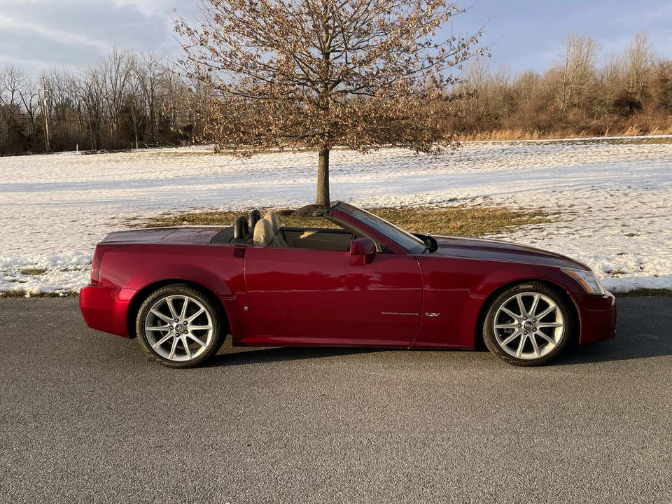 2007 Cadillac XLR-V - Image 23 of 31