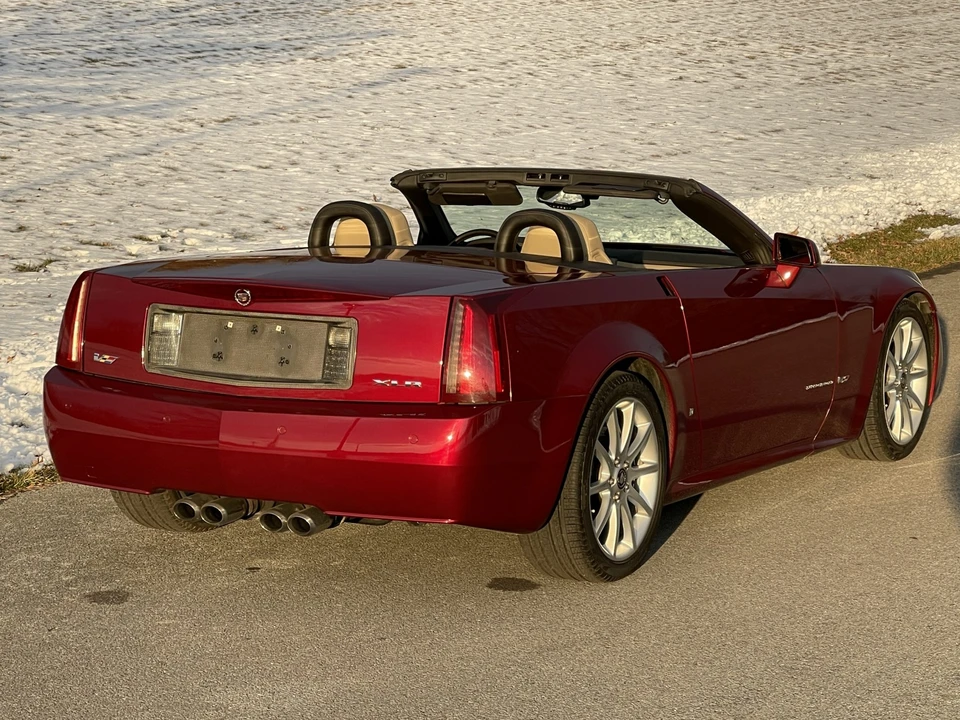 2007 Cadillac XLR-V - Image 19 of 31