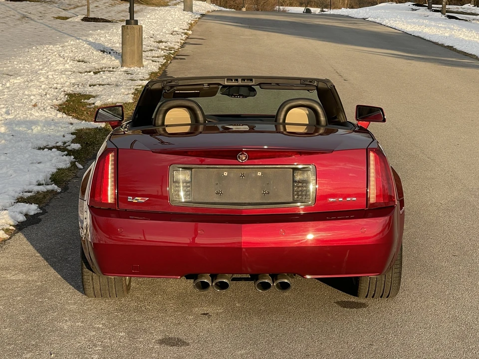 2007 Cadillac XLR-V - Image 17 of 31