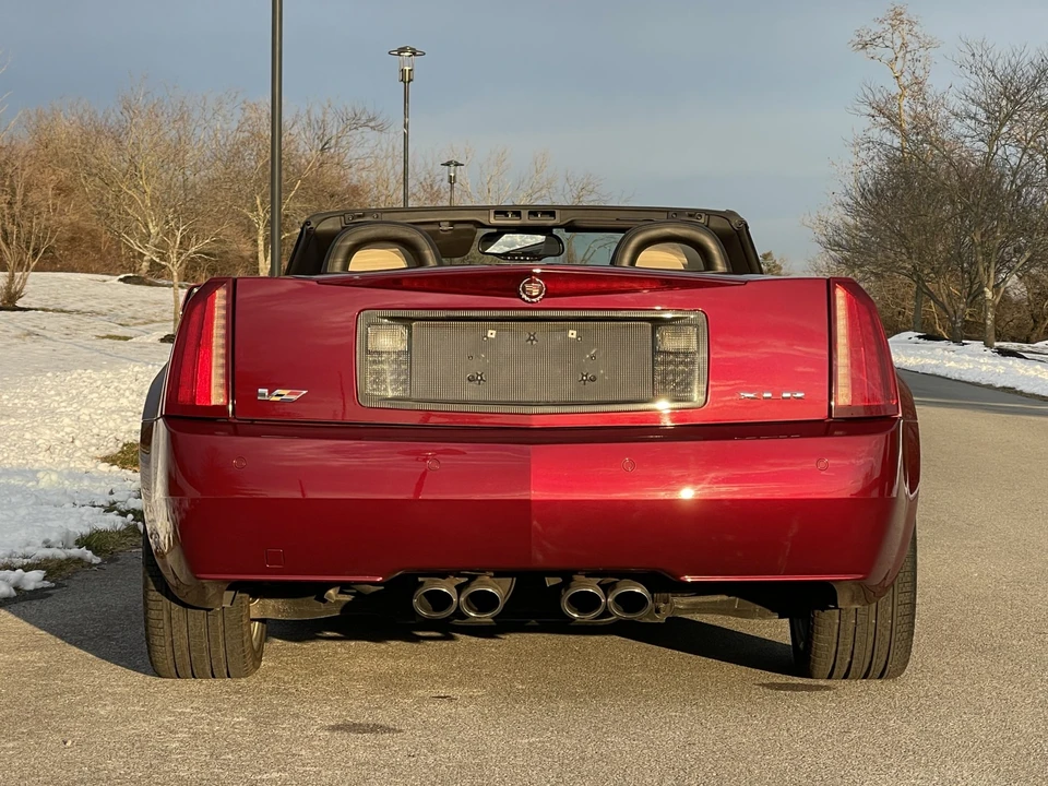 2007 Cadillac XLR-V - Image 16 of 31