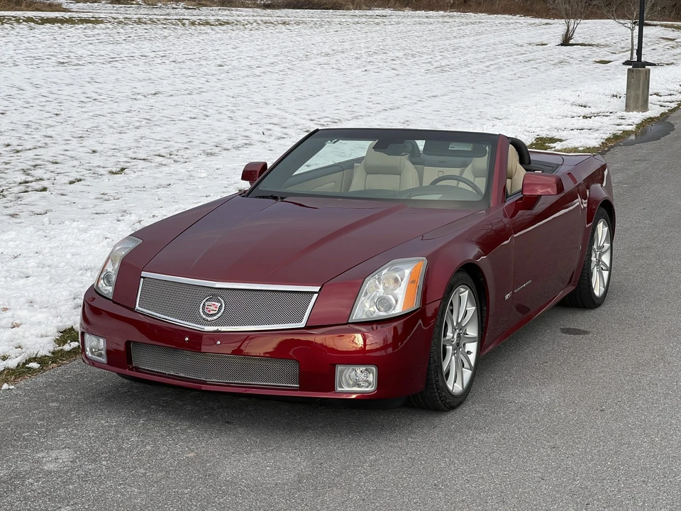 2007 Cadillac XLR-V - Image 8 of 31