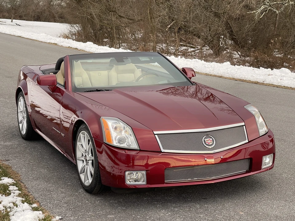 2007 Cadillac XLR-V - Image 5 of 31