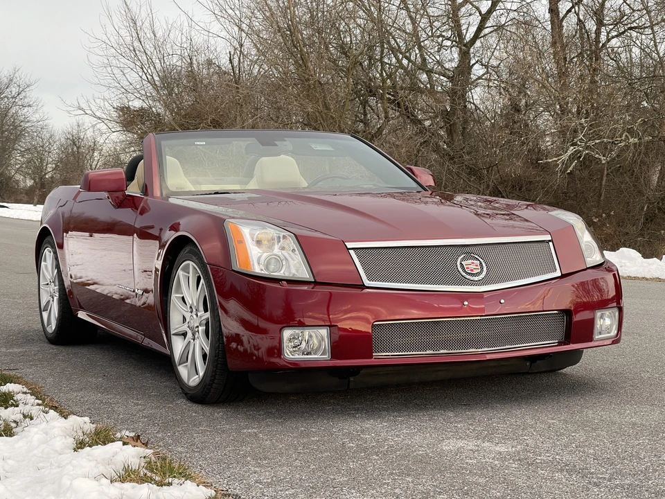 2007 Cadillac XLR-V - Image 4 of 31